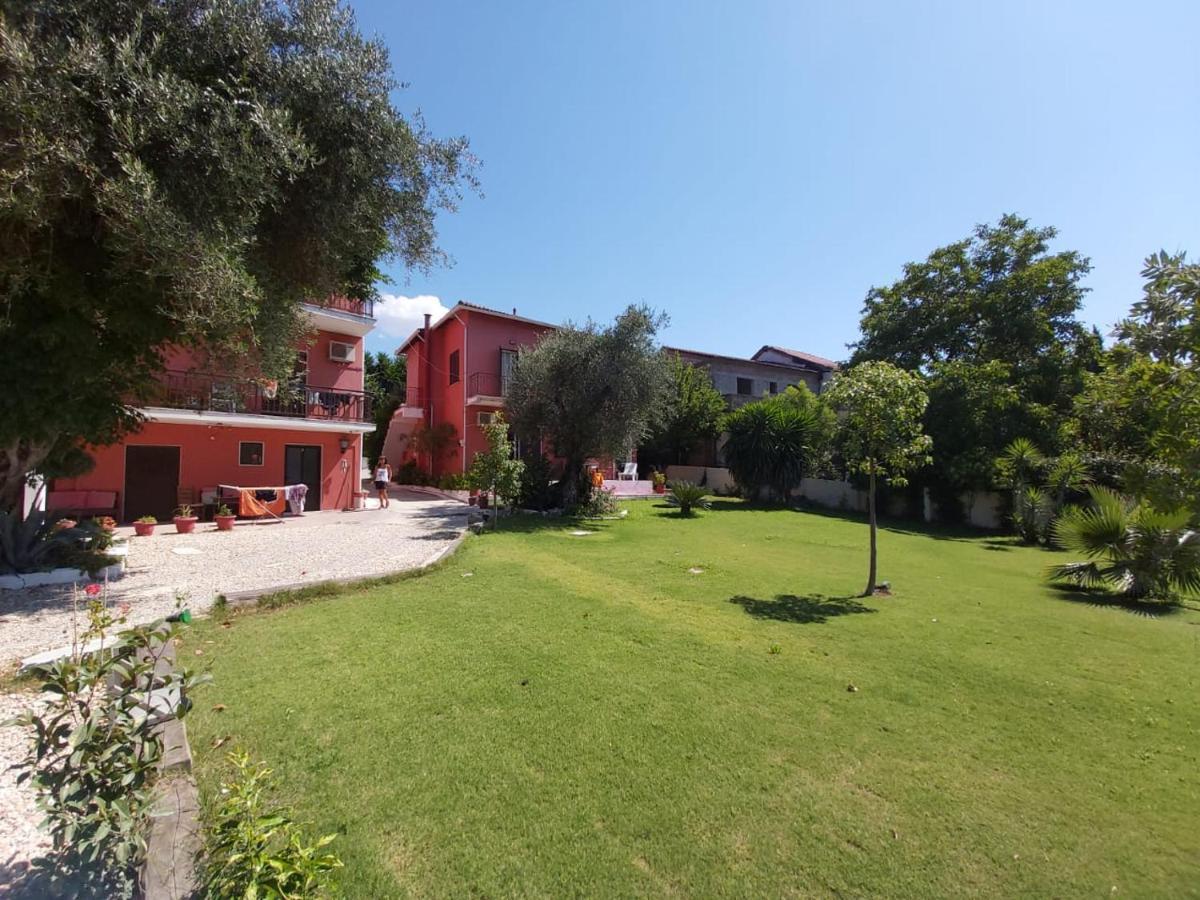 Ilias Apartments Ipsos Bagian luar foto