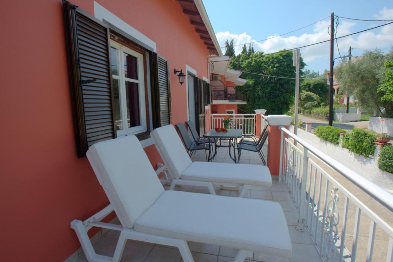 Ilias Apartments Ipsos Bagian luar foto