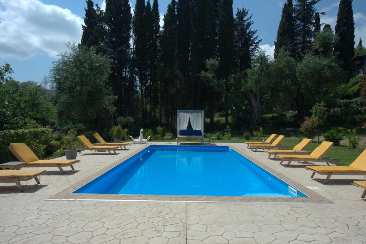 Ilias Apartments Ipsos Bagian luar foto