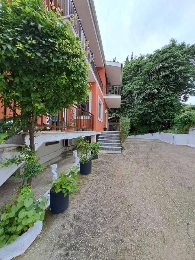 Ilias Apartments Ipsos Bagian luar foto