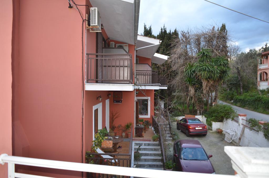 Ilias Apartments Ipsos Bagian luar foto